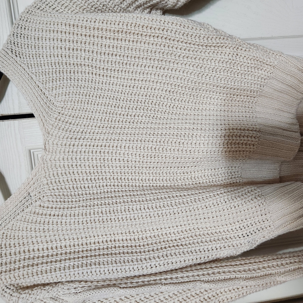 Women's Cream Cable Knit Sweater - Picture 11 of 11